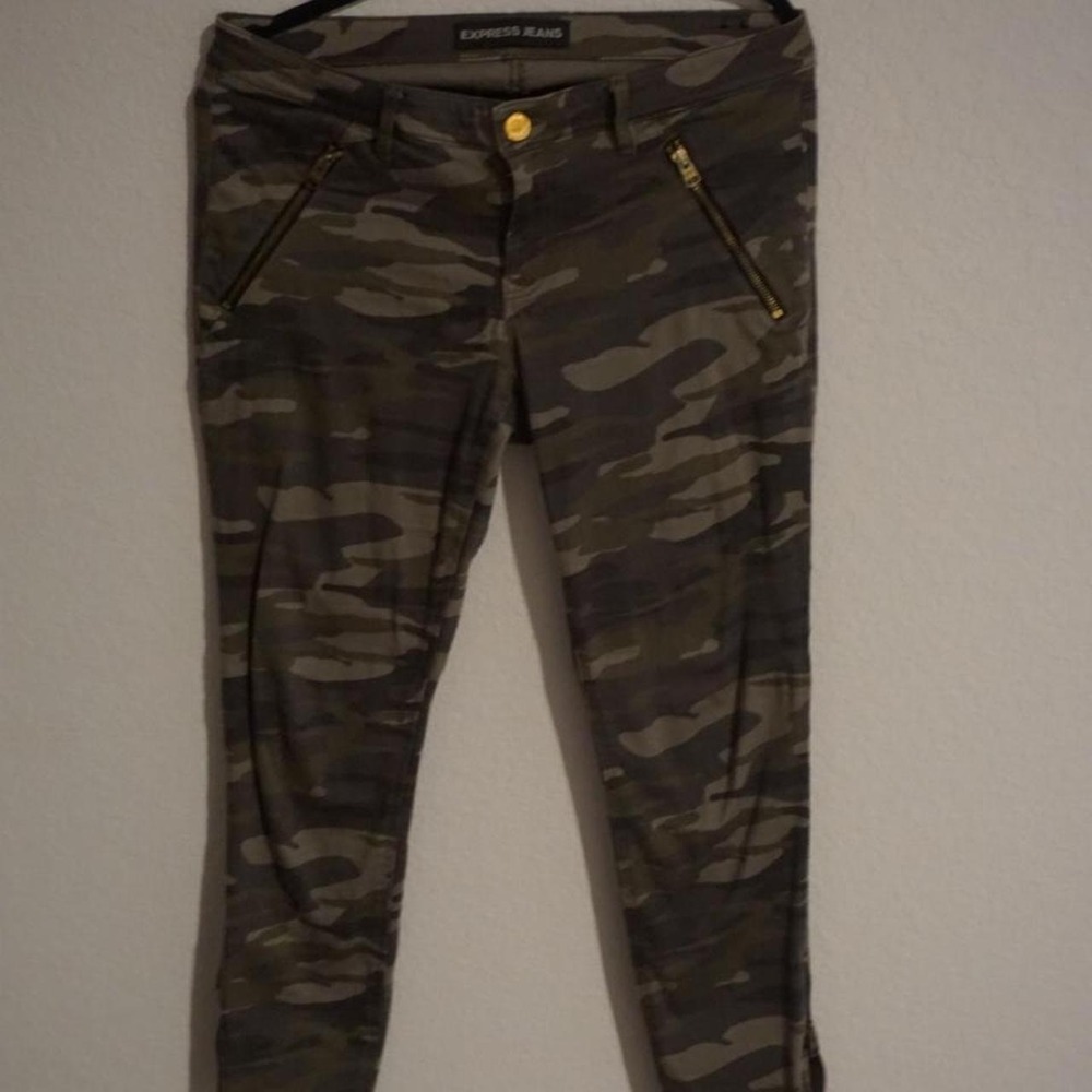 Express Jeans Stella Low Rise Camo Ankle Legging Pants Size 10 Green Brown Camo